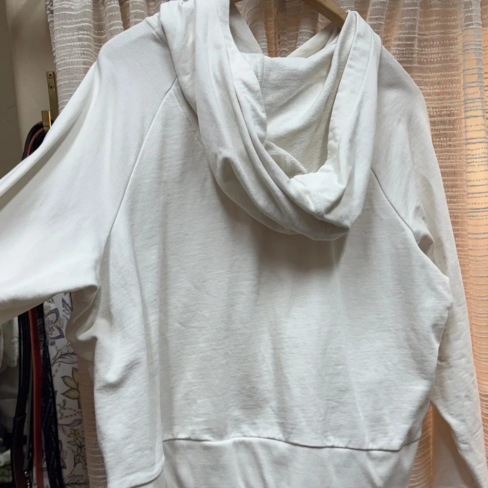 Like New Patagonia Women's Cream Crop Hoodie L - Picture 4 of 4